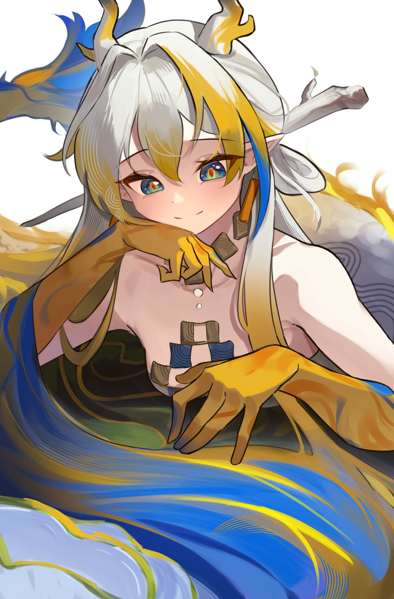 remirii, shu (arknights), arknights, absurdres, commentary request, highres, 1girl, armpit crease, bare shoulders, bead necklace, beads, blonde hair, blue hair, blush, breasts, brooch, closed mouth, collarbone, colored inner hair, dragon girl, dragon horns, dragon tail, earrings, eastern dragon horns, eastern dragon tail, grey eyes, hair between eyes, horns, jewelry, long hair, long sleeves, multicolored hair, necklace, off shoulder, pointy ears, simple background, small breasts, smile, solo, tail, upper body, white background